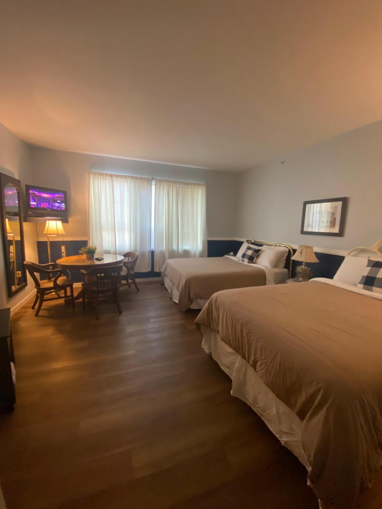 Royal Hotel 奇利瓦克 外观 照片