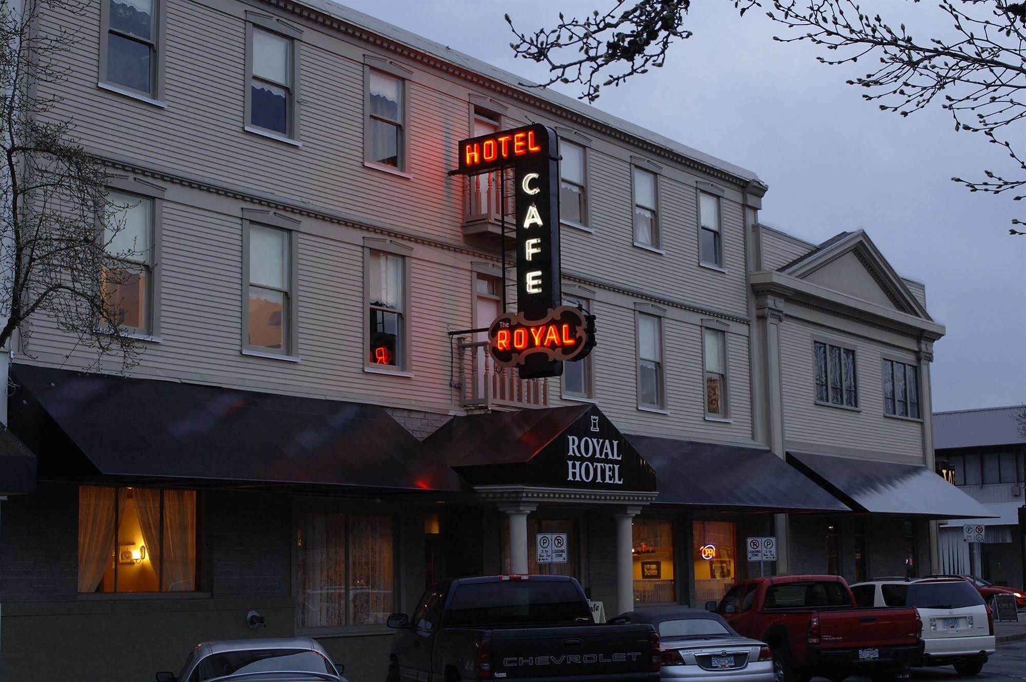 Royal Hotel 奇利瓦克 外观 照片